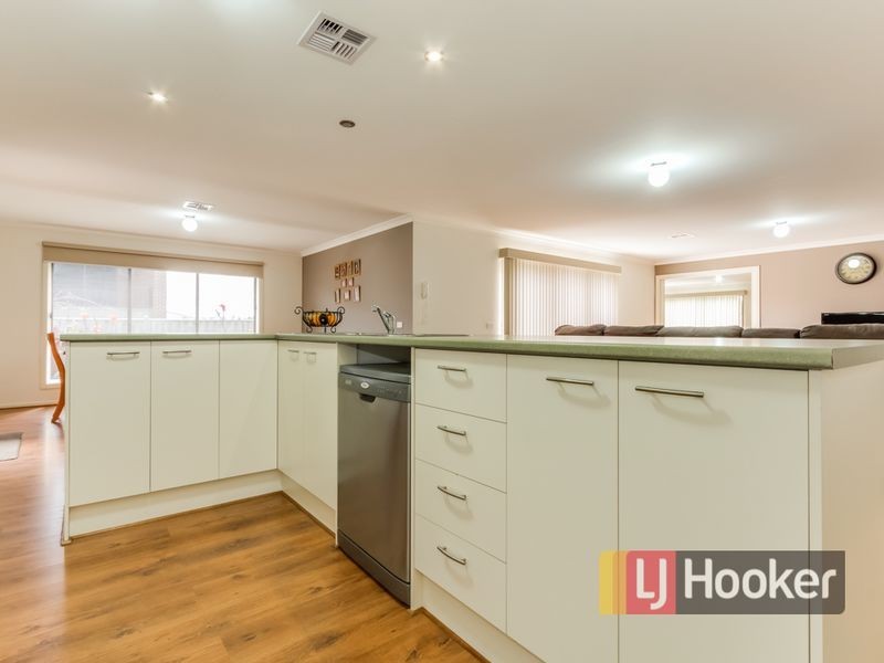 14 Roselea Place, Narre Warren North VIC 3804