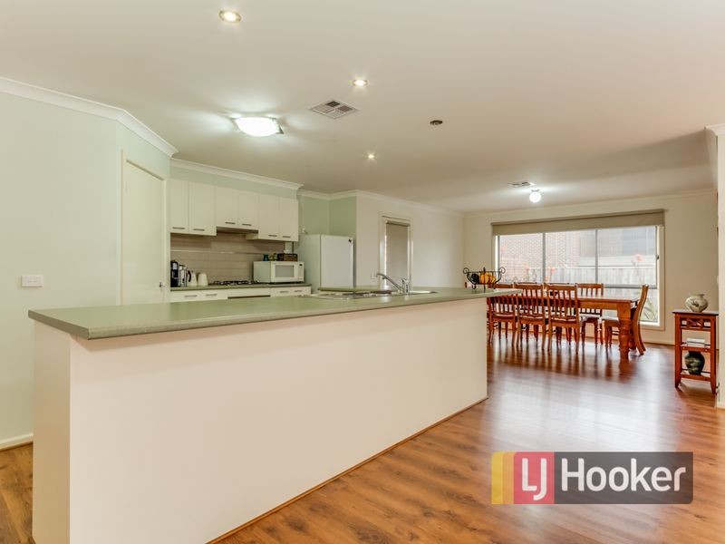 14 Roselea Place, Narre Warren North VIC 3804
