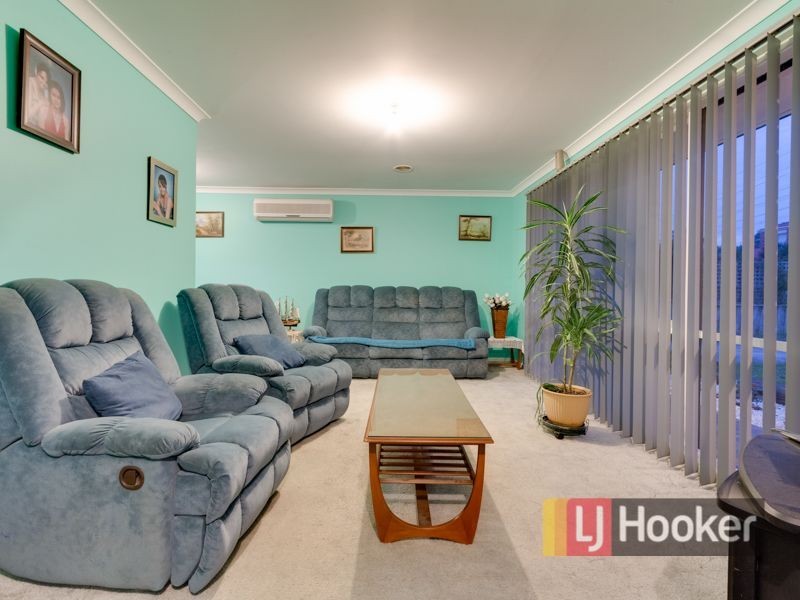 13 Jessica Drive, Hampton Park VIC 3976