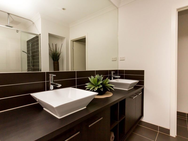 23 Locky Grove, Lyndhurst VIC 3975