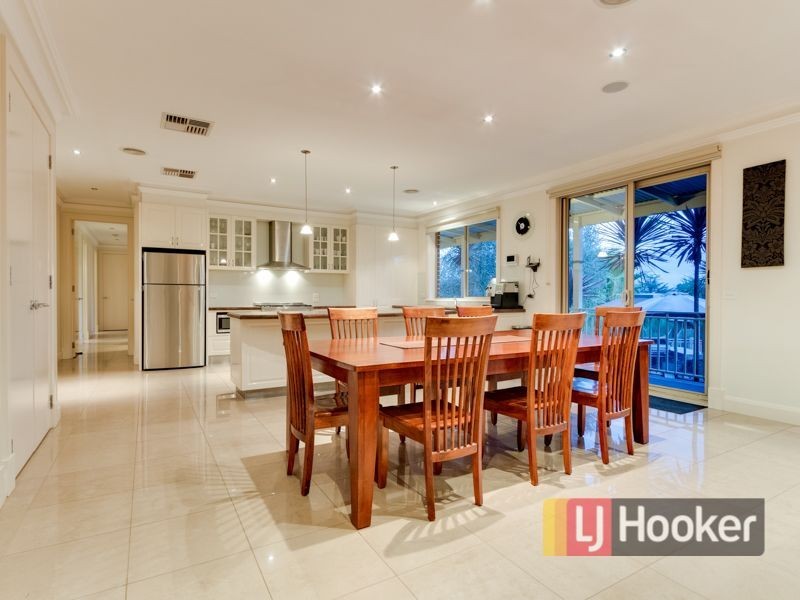 17-18 Hilton Court, Narre Warren North VIC 3804