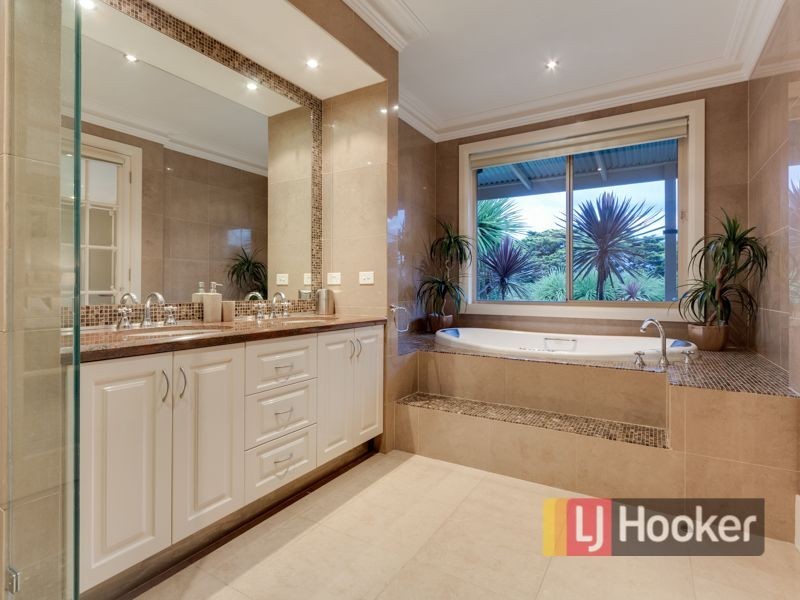 17-18 Hilton Court, Narre Warren North VIC 3804