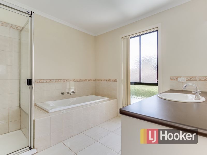 21 Grenfell Rise, Narre Warren South VIC 3805