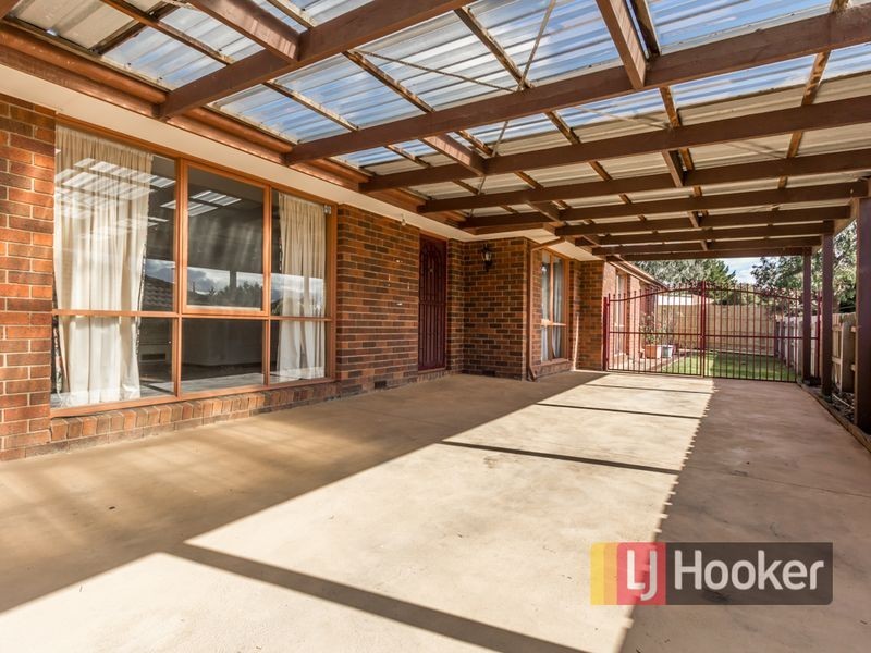 5 Thelma Rise, Hampton Park VIC 3976