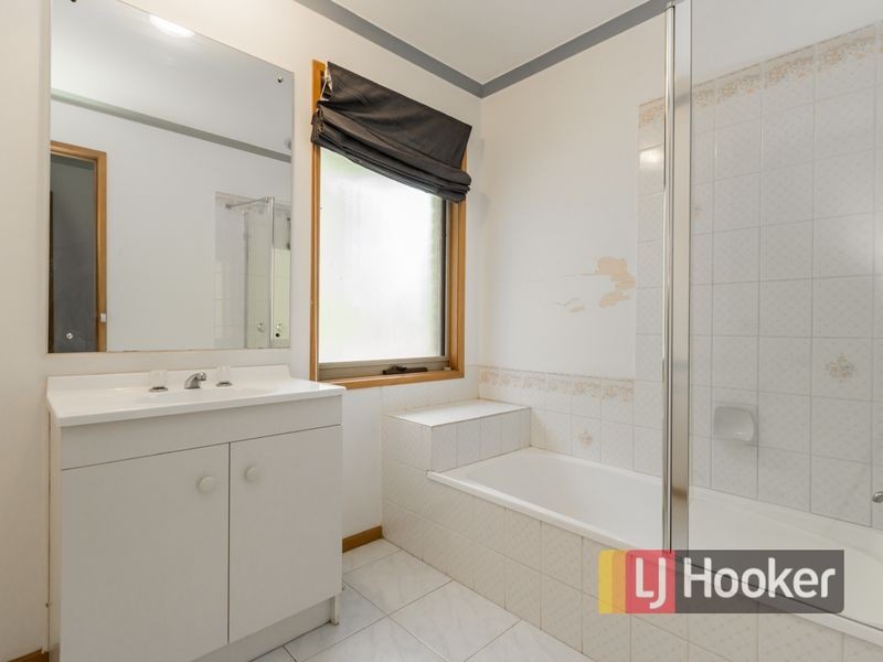 5 Thelma Rise, Hampton Park VIC 3976