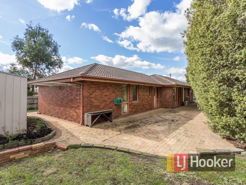 5 Thelma Rise, Hampton Park VIC 3976