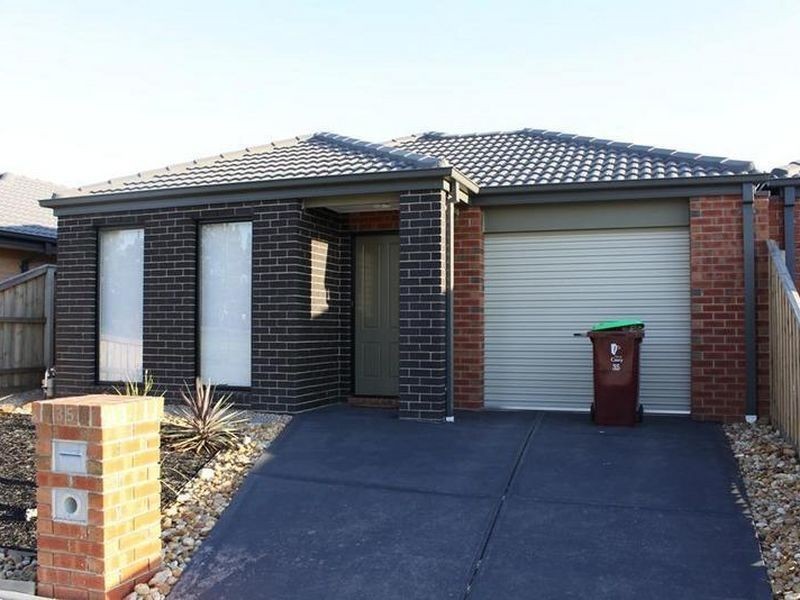 35 Rankin Close, Lynbrook VIC 3975