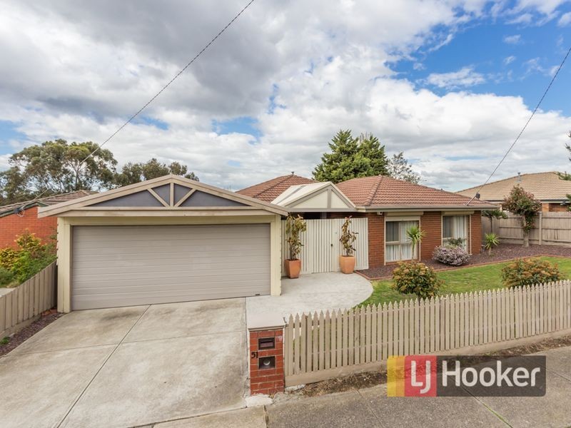 51 Michelle Drive, Hampton Park VIC 3976