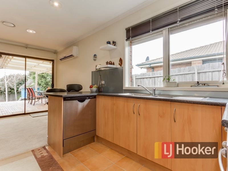 51 Michelle Drive, Hampton Park VIC 3976