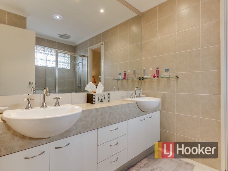 51 Michelle Drive, Hampton Park VIC 3976
