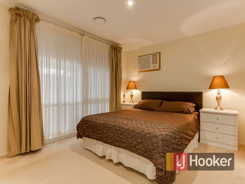 51 Michelle Drive, Hampton Park VIC 3976