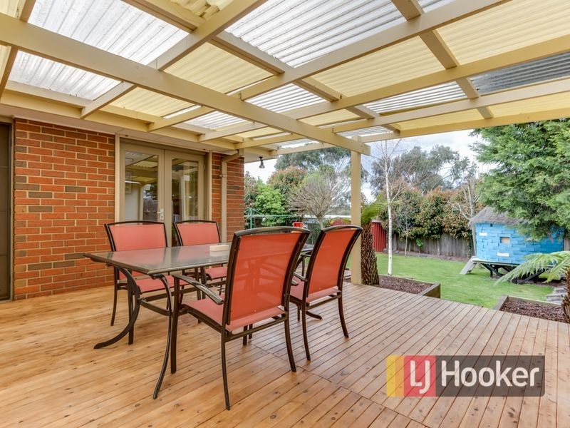 51 Michelle Drive, Hampton Park VIC 3976