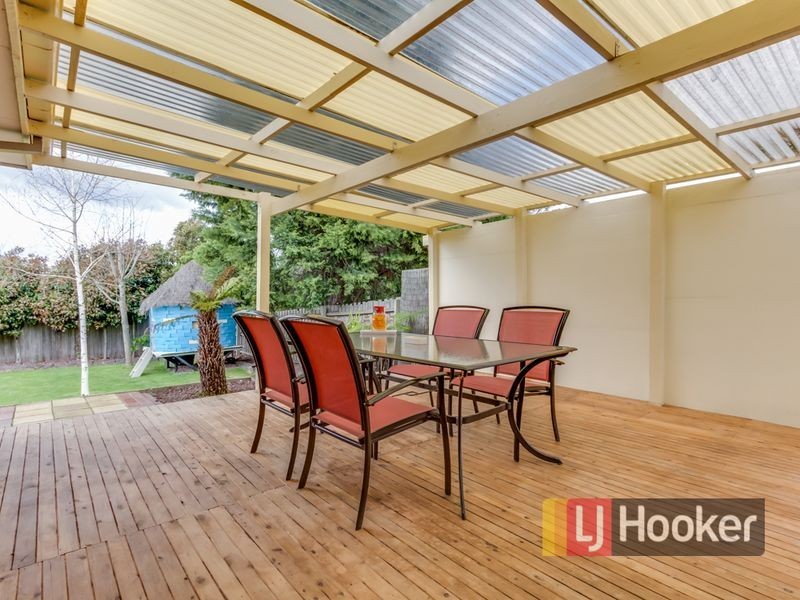 51 Michelle Drive, Hampton Park VIC 3976