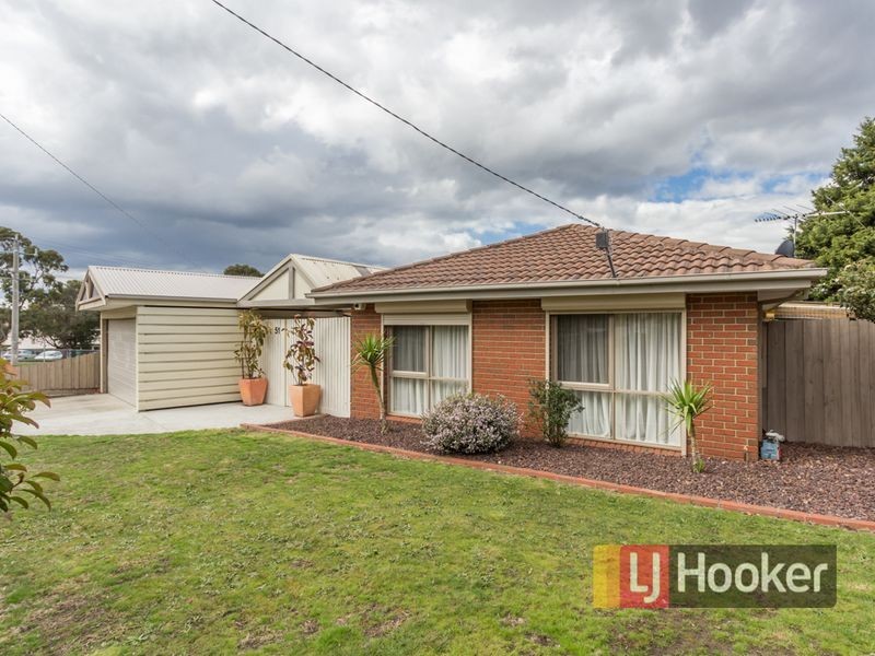 51 Michelle Drive, Hampton Park VIC 3976