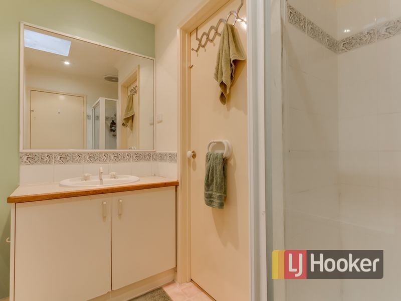 32/8 Monteith Crescent, Endeavour Hills VIC 3802