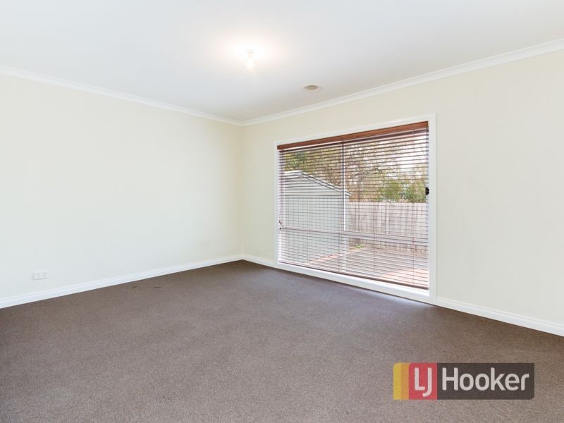 8 Walton Court, Narre Warren VIC 3805