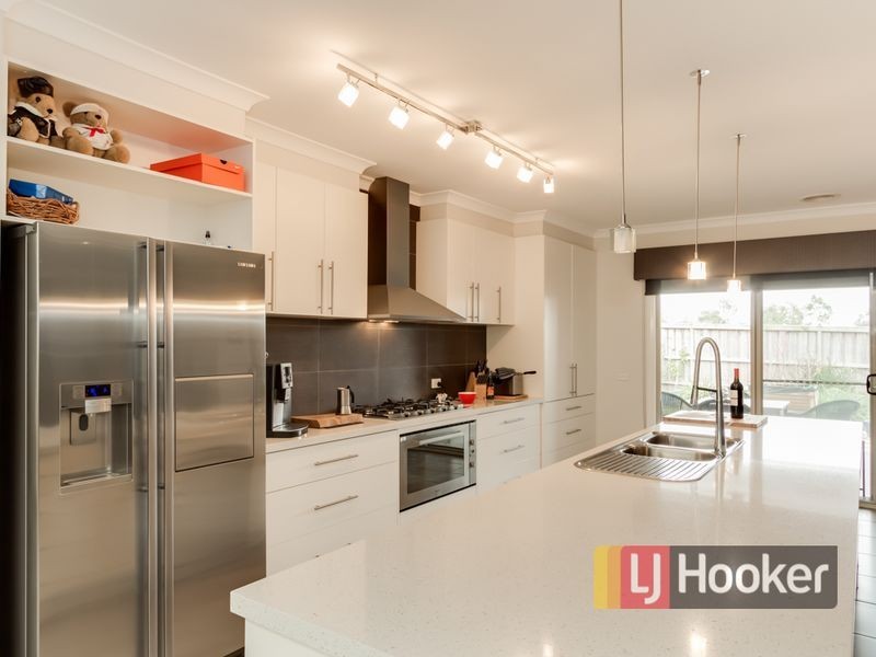 24 Carbine Way, Lyndhurst VIC 3975