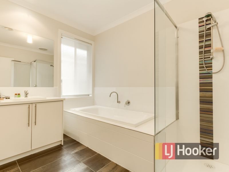 24 Carbine Way, Lyndhurst VIC 3975