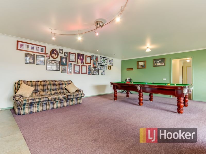 10 St Boswells Avenue, Berwick VIC 3806