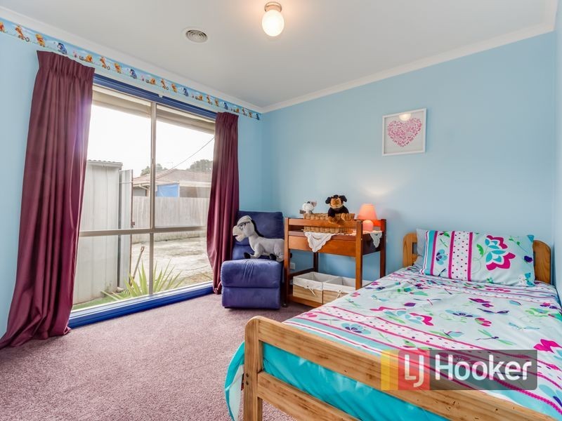 10 St Boswells Avenue, Berwick VIC 3806