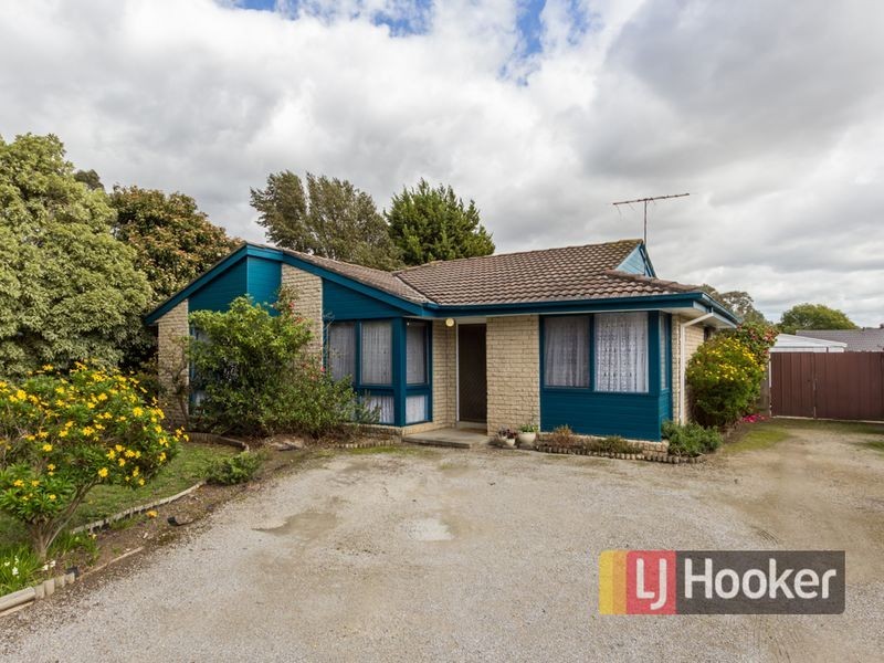10 St Boswells Avenue, Berwick VIC 3806