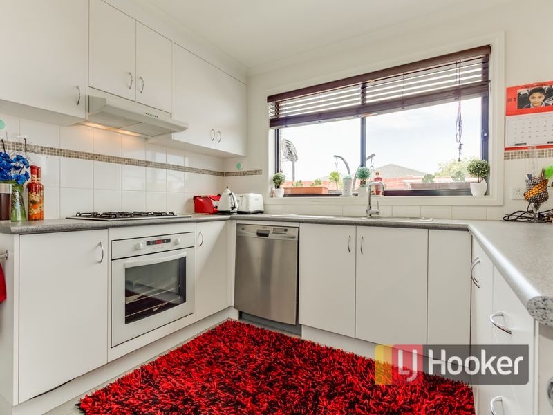 6 Venus Place, Cranbourne VIC 3977