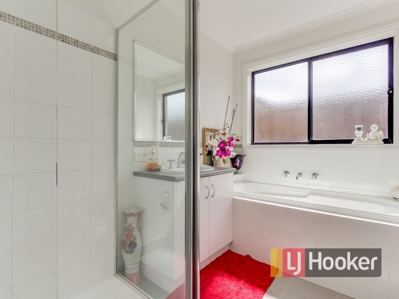 6 Venus Place, Cranbourne VIC 3977