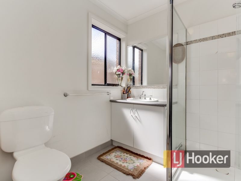 6 Venus Place, Cranbourne VIC 3977