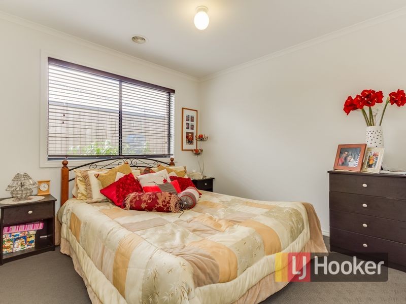 6 Venus Place, Cranbourne VIC 3977