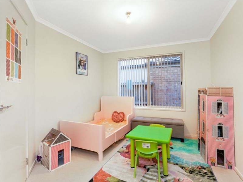 160 Rosebank Drive, Cranbourne North VIC 3977