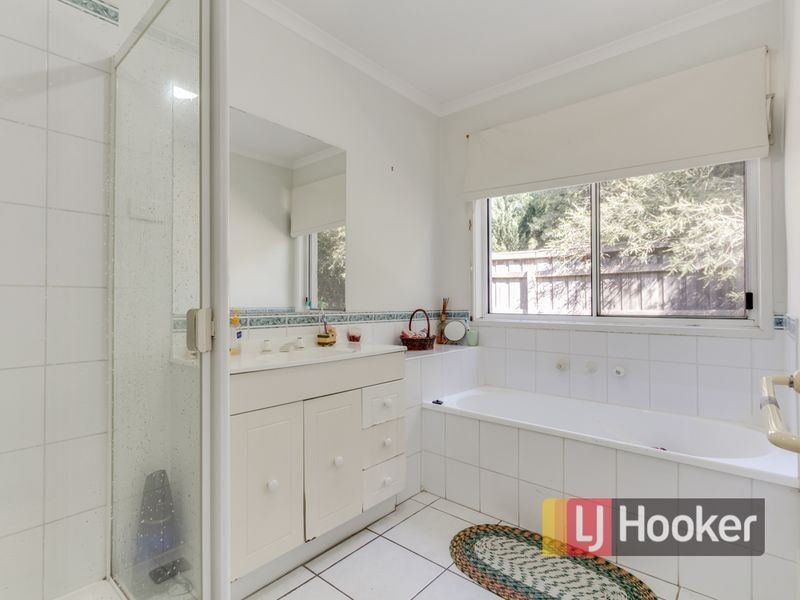 156 Harold Keys Drive, Narre Warren South VIC 3805