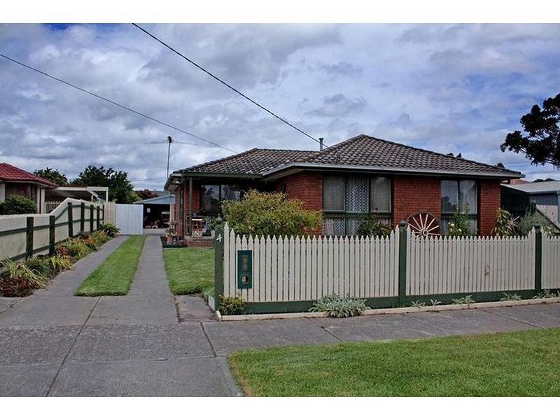4 Garnet Court, Hampton Park VIC 3976