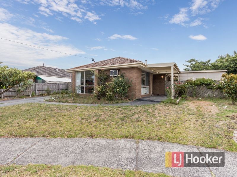 10 Chester Drive, Hampton Park VIC 3976