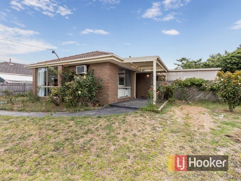 10 Chester Drive, Hampton Park VIC 3976