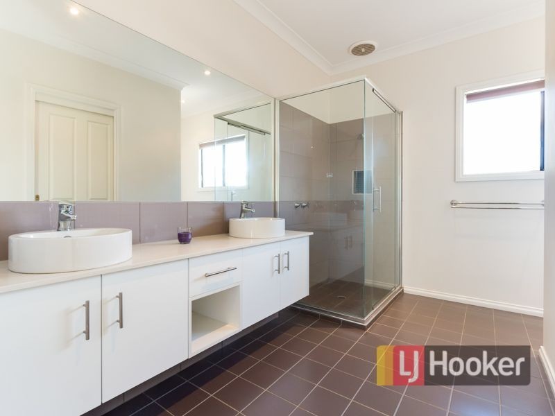 5 Nugong Court, Lynbrook VIC 3975