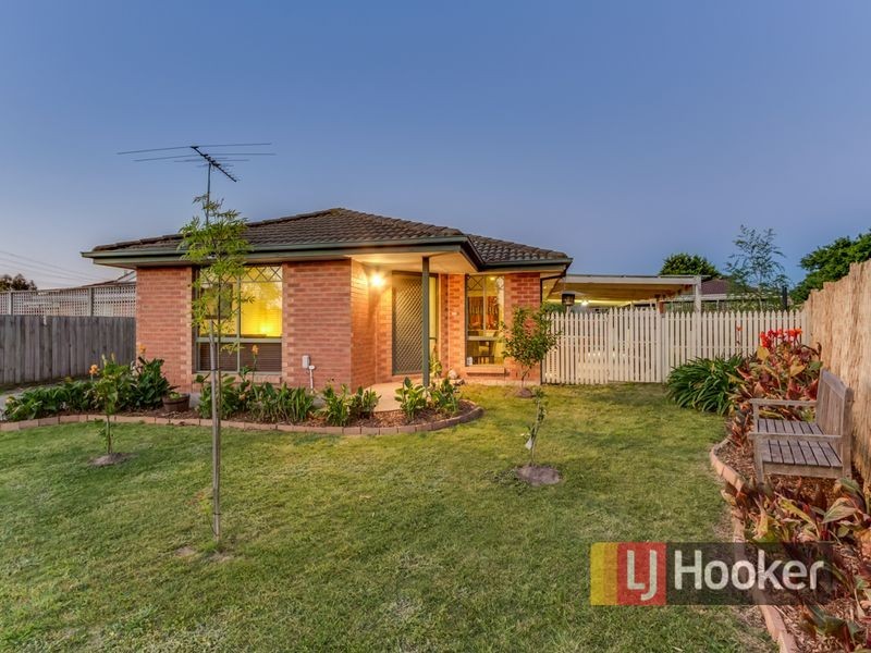 8 Karen Close, Narre Warren South VIC 3805