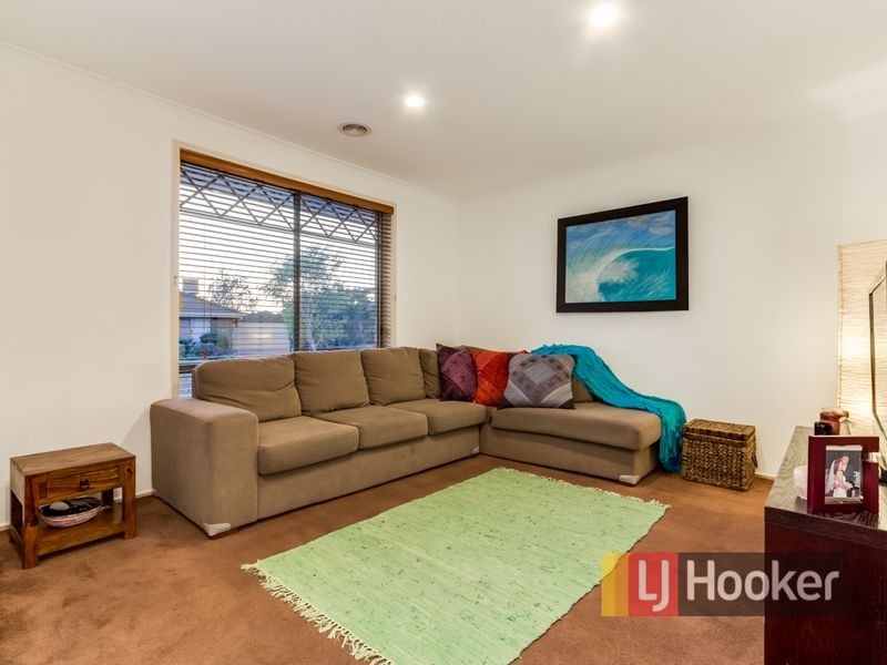 8 Karen Close, Narre Warren South VIC 3805