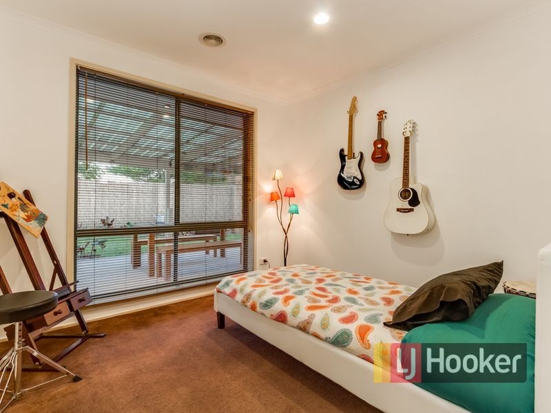 8 Karen Close, Narre Warren South VIC 3805