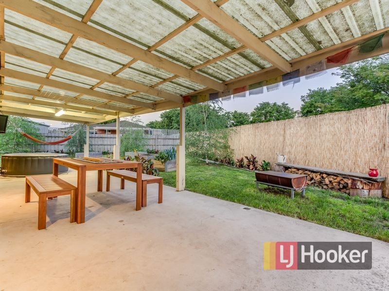 8 Karen Close, Narre Warren South VIC 3805