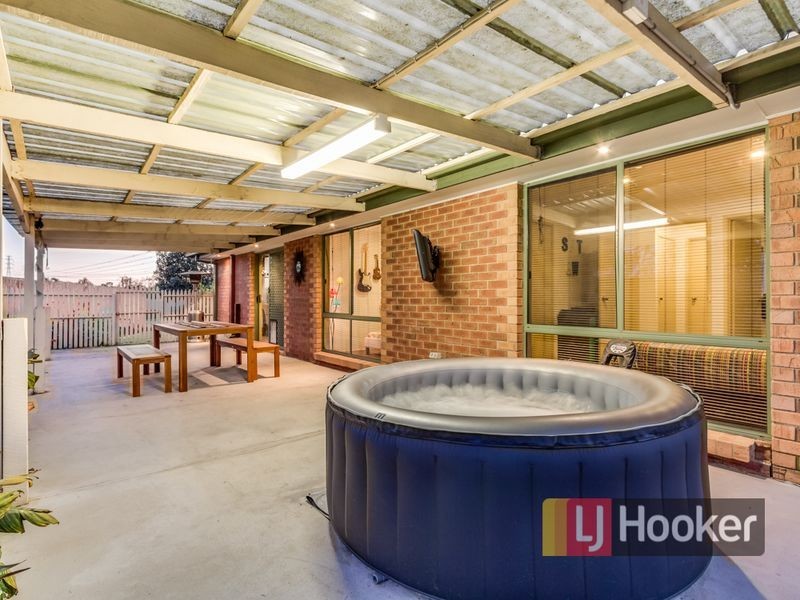 8 Karen Close, Narre Warren South VIC 3805