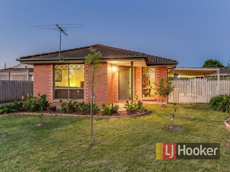8 Karen Close, Narre Warren South VIC 3805