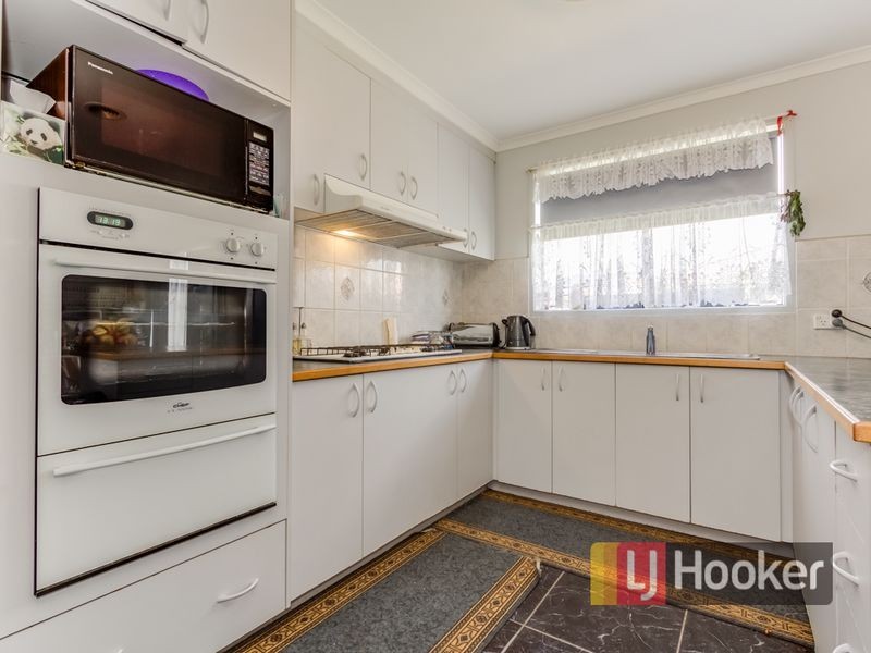 29 Staunton Walk, Cranbourne East VIC 3977