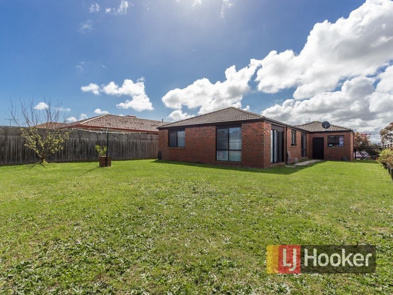 29 Staunton Walk, Cranbourne East VIC 3977