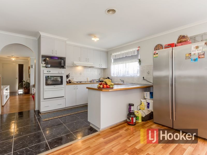 29 Staunton Walk, Cranbourne East VIC 3977