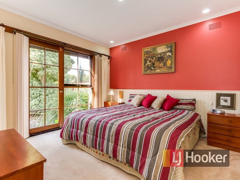 122 Somerville Road, Hampton Park VIC 3976