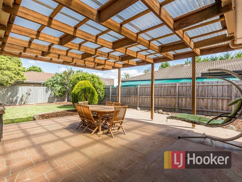 14 Hollydale Close, Berwick VIC 3806