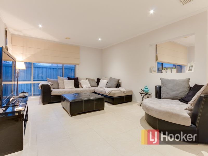 6 Napier Way, Narre Warren South VIC 3805