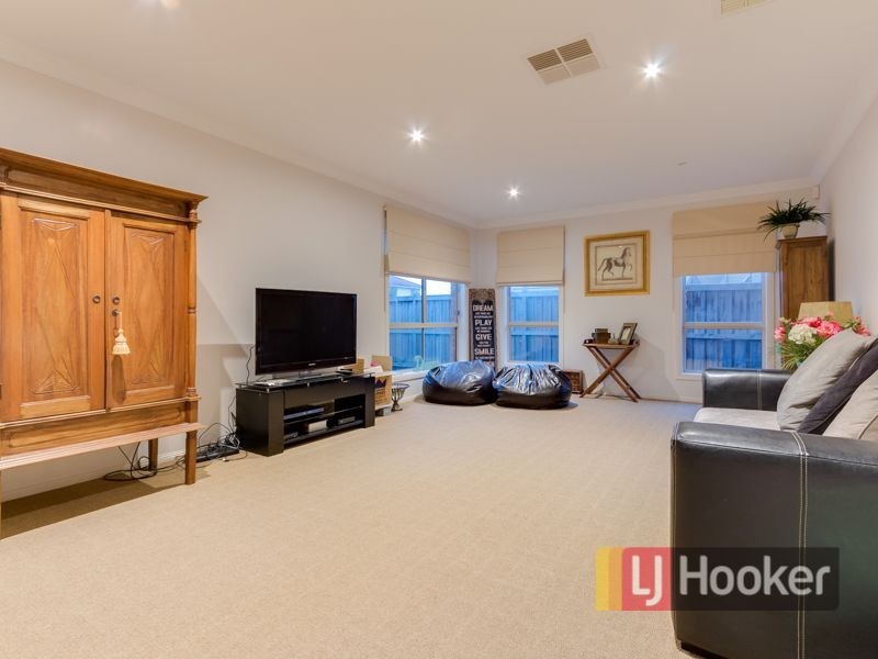 6 Napier Way, Narre Warren South VIC 3805