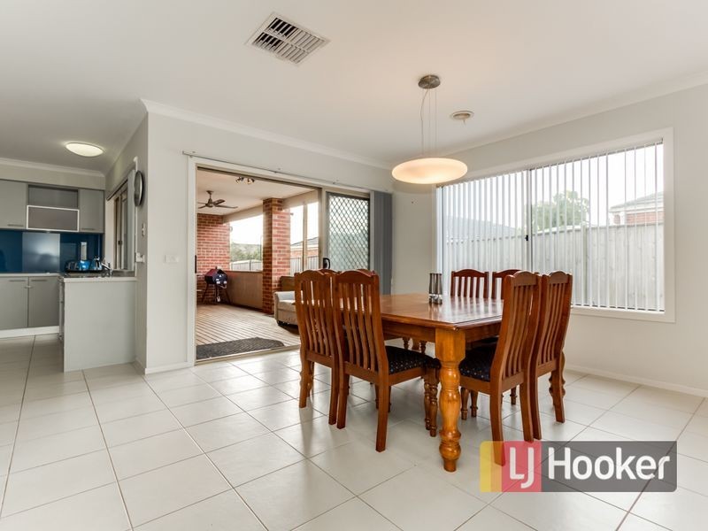 4 Lancashire Drive, Cranbourne North VIC 3977