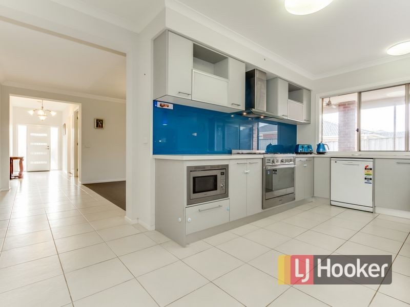 4 Lancashire Drive, Cranbourne North VIC 3977